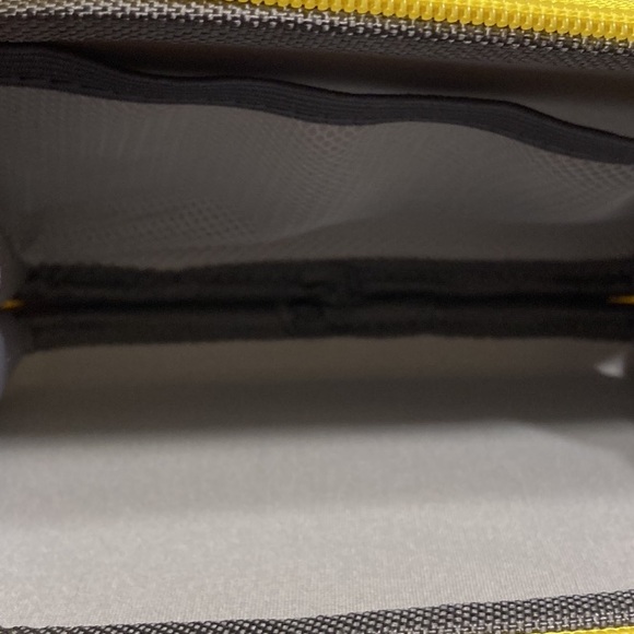 Disney Winnie the Pooh Crossbody Shoulder Bag - Picture 7 of 7